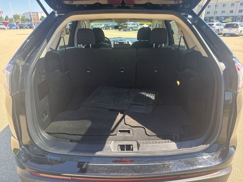 Used 2017 Ford Edge SE image 18