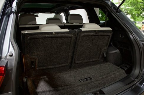Used 2020 Volkswagen Tiguan SE R-Line image 37