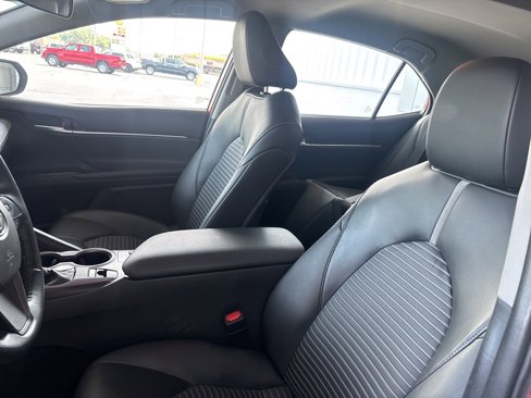 Used 2023 Toyota Camry SE image 8