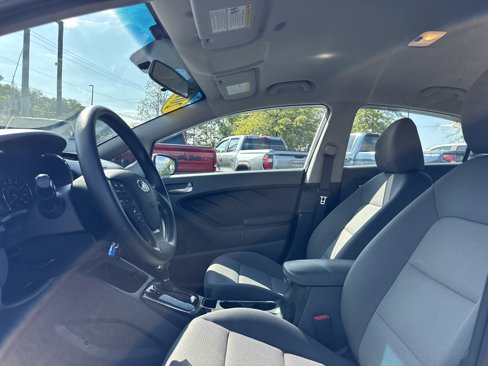 Used 2018 Kia Forte LX w/ Sports Package image 11