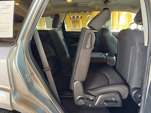 Used 2015 Dodge Journey SXT w/ Flexible Seating Group image 25