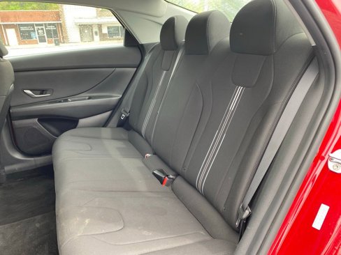 Used 2022 Hyundai Elantra SEL w/ Cargo Package image 17