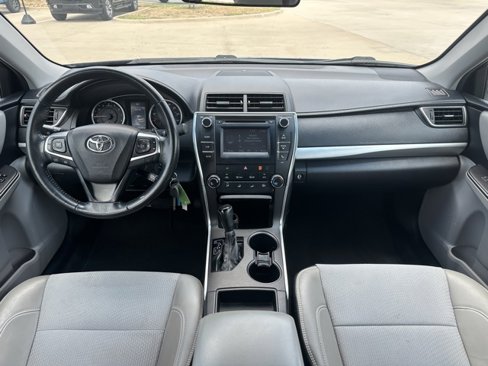 Used 2016 Toyota Camry SE image 19