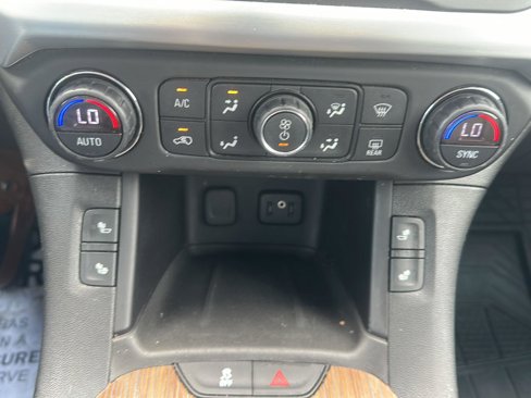 Used 2017 GMC Acadia SLE w/ Driver Alert Package I image 11