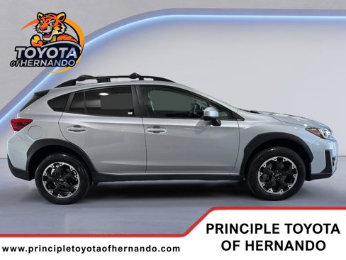 Used 2022 Subaru Crosstrek 2.0i Premium w/ Moonroof Package image 4