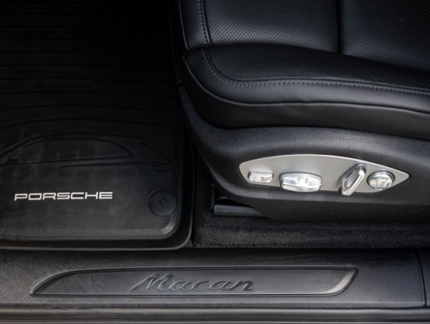 Used 2024 Porsche Macan image 21