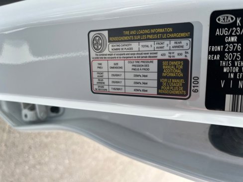 Used 2017 Kia Sorento LX w/ LX Convenience Package image 29