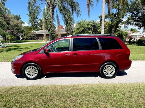Used 2008 Toyota Sienna XLE Limited image 5