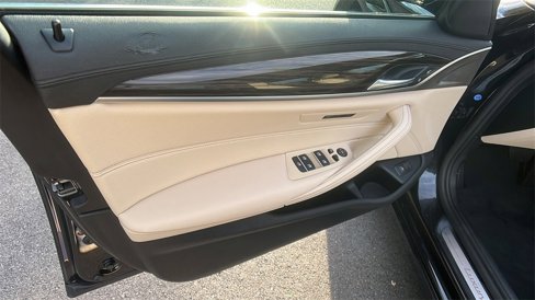 Used 2020 BMW 530i w/ Premium Package image 11