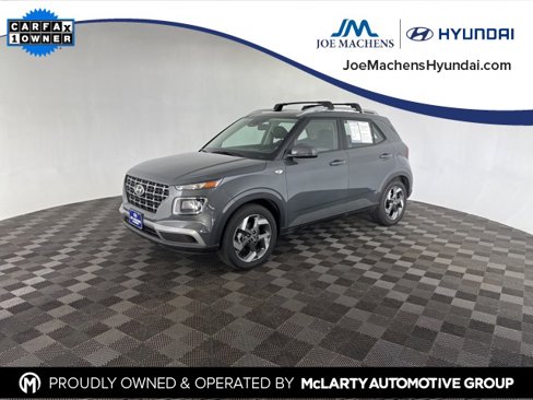 Certified 2024 Hyundai Venue SEL image 3