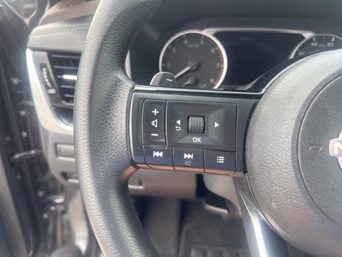 Used 2023 Nissan Rogue SV image 19