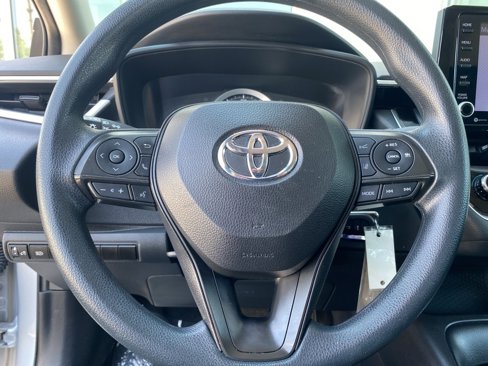 Used 2022 Toyota Corolla LE image 16