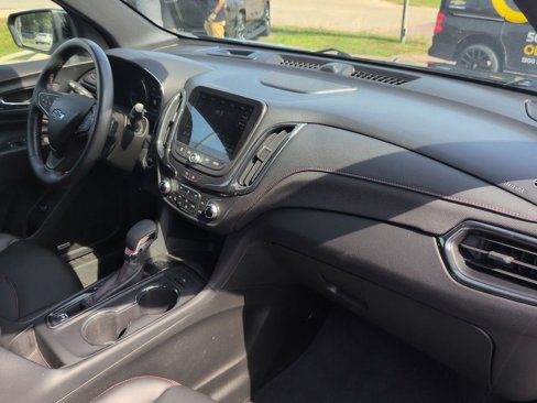 Used 2022 Chevrolet Equinox RS w/ RS Leather Package image 32