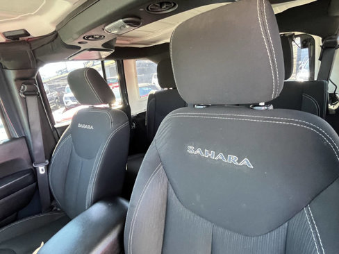 Used 2017 Jeep Wrangler Unlimited Sahara w/ Connectivity Group image 28