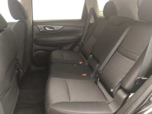 Used 2018 Nissan Rogue SV image 18