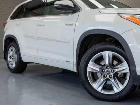 Used 2016 Toyota Highlander Limited image 7