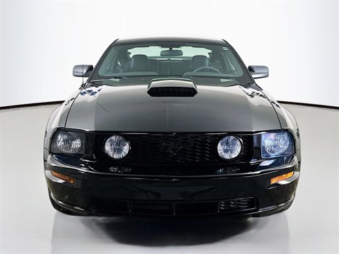 Used 2009 Ford Mustang GT image 2