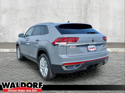 Used 2022 Volkswagen Atlas Cross Sport SE image 3