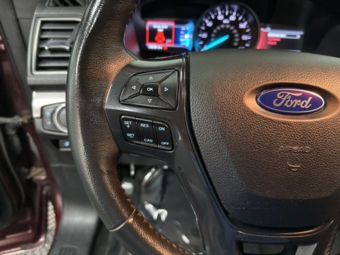 Used 2018 Ford Explorer XLT w/ Equipment Group 202A image 16