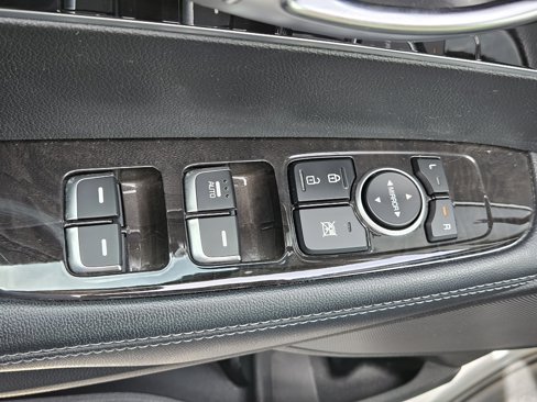 Used 2017 Kia Sorento L image 19
