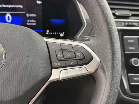 Used 2022 Volkswagen Tiguan S image 26