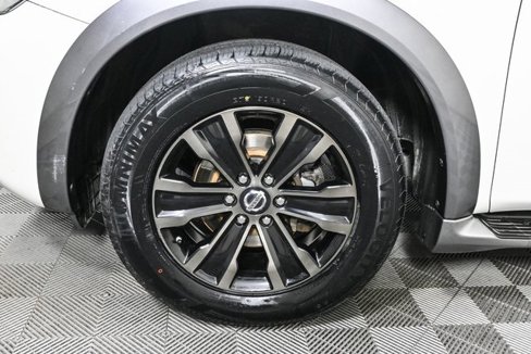 Used 2017 Nissan Armada Platinum image 34