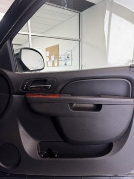 Used 2014 GMC Yukon SLT w/ SLT Chrome Package image 27