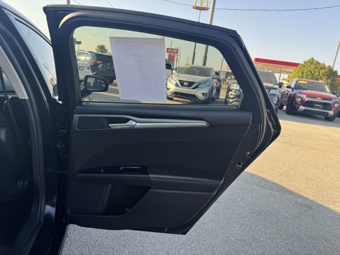 Used 2013 Ford Fusion SE image 17