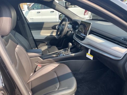 New 2025 Jeep Compass Limited image 19