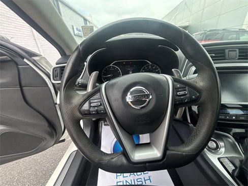 Used 2017 Nissan Maxima SR w/ Midnight Edition image 11