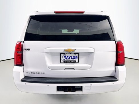 Used 2017 Chevrolet Suburban LT image 6