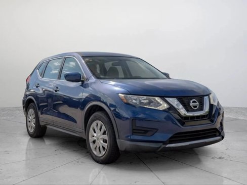 Used 2017 Nissan Rogue S image 1
