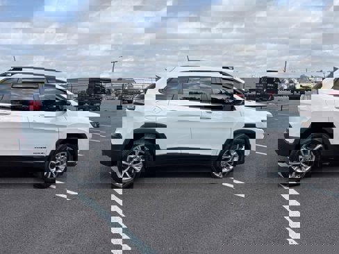Used 2022 Jeep Cherokee Latitude Lux image 5
