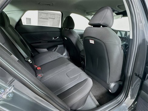 New 2025 Hyundai Elantra SE image 25