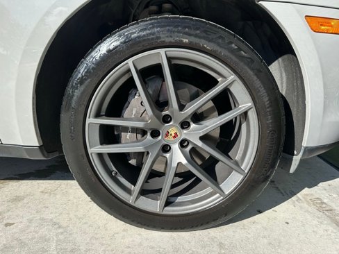 Used 2022 Porsche Macan image 37
