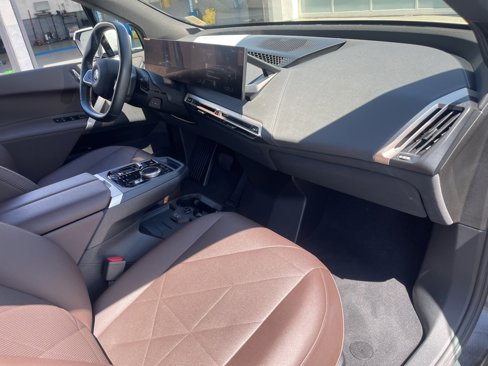 Used 2022 BMW iX xDrive50 w/ Sport Package image 25