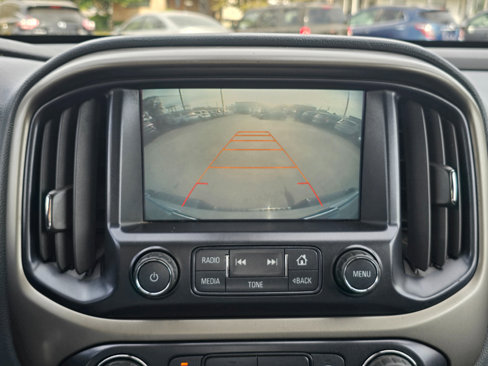 Used 2016 Chevrolet Colorado Z71 image 9