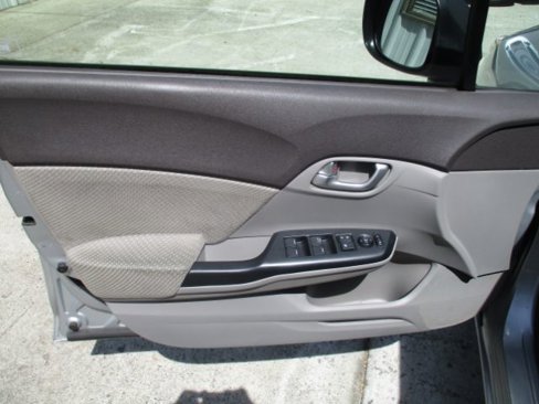 Used 2012 Honda Civic Hybrid Sedan image 16