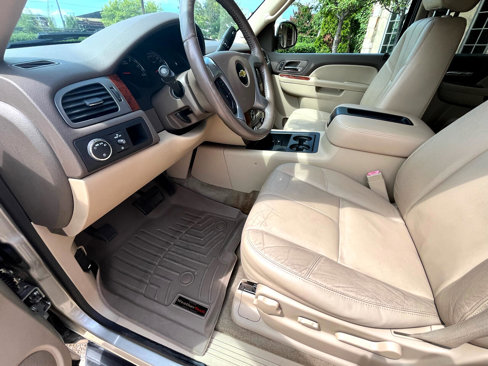 Used 2014 Chevrolet Suburban LT image 36