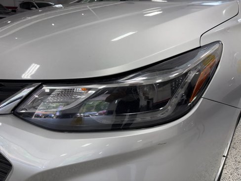 Used 2017 Chevrolet Cruze LT image 5