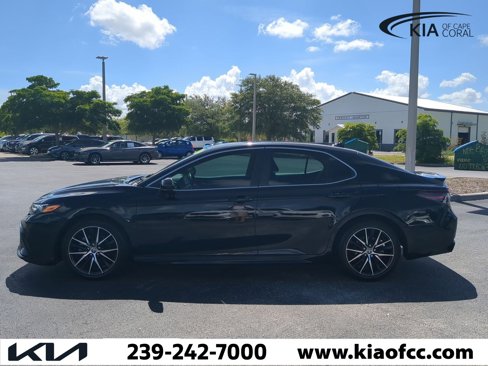 Used 2021 Toyota Camry SE image 8
