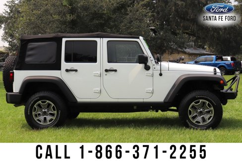 Used 2015 Jeep Wrangler Unlimited Rubicon w/ Connectivity Group image 9