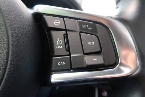 Used 2018 Jaguar XE Prestige image 39