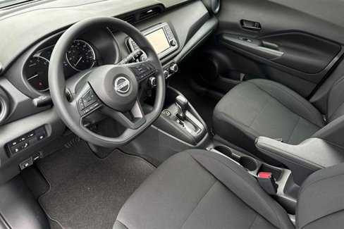 New 2025 Nissan Kicks Play S image 10