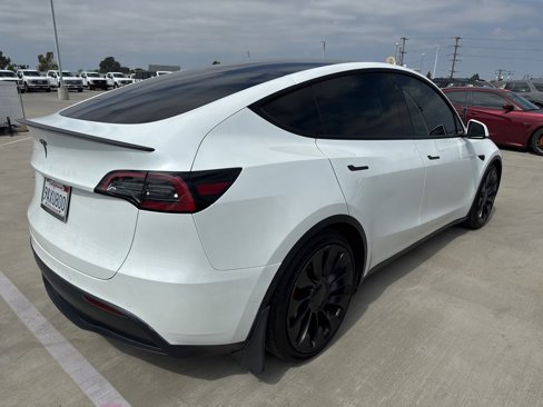Used 2022 Tesla Model Y Performance image 3