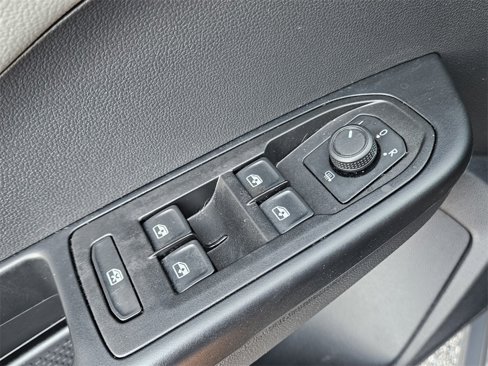 Used 2022 Volkswagen Taos SE w/ IQ.Drive SE Package image 41
