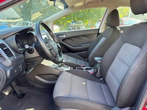Used 2017 Kia Forte S image 10