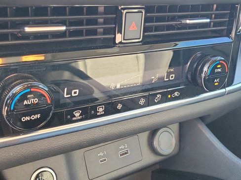 Certified 2022 Nissan Rogue SV image 31