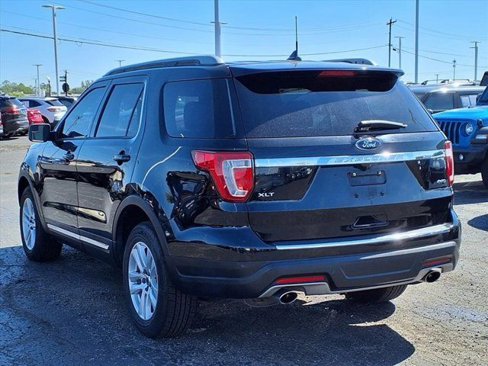 Used 2018 Ford Explorer XLT w/ Equipment Group 202A image 4