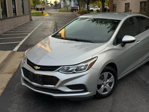Used 2017 Chevrolet Cruze LS image 2